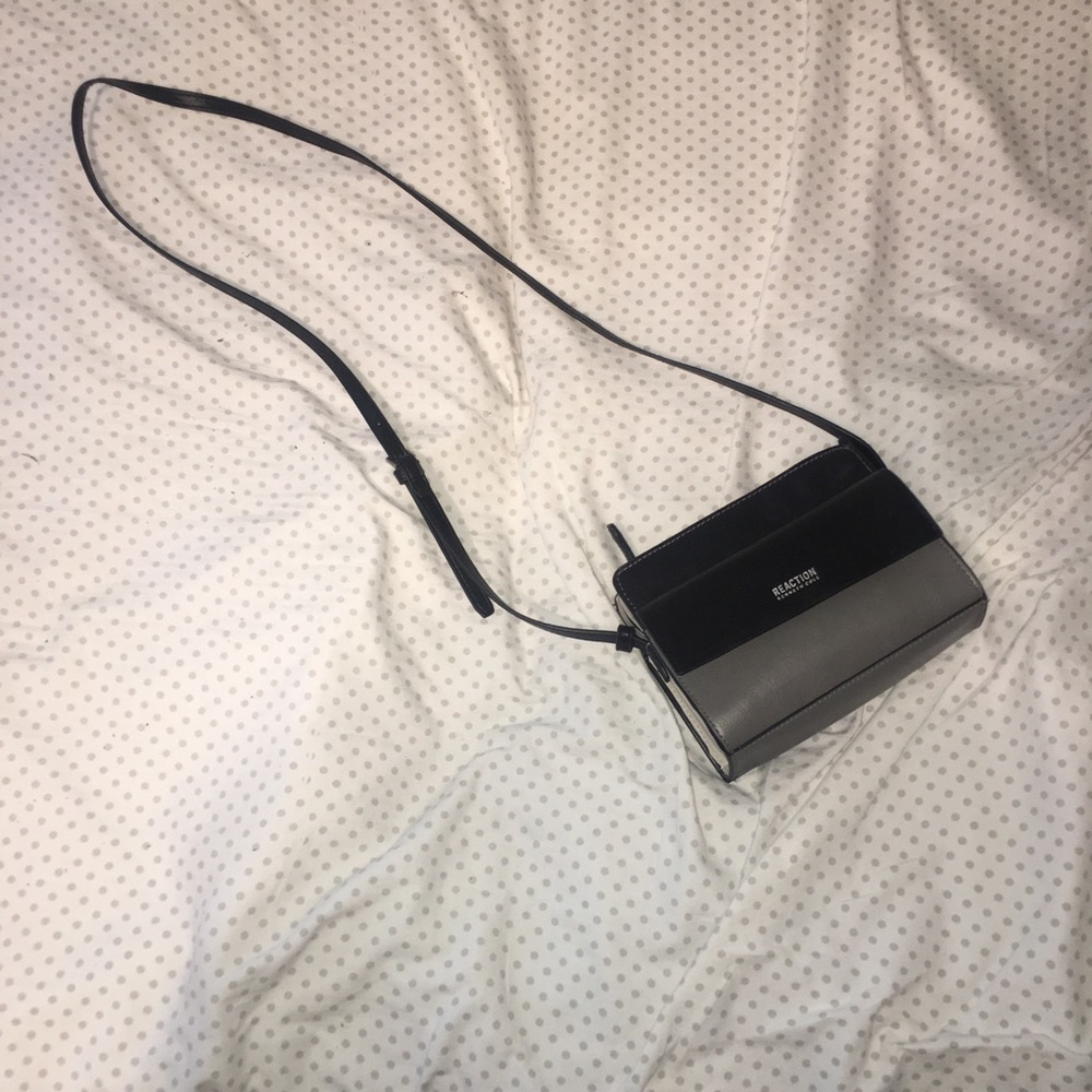 Kenneth Cole Reaction Cross body bag